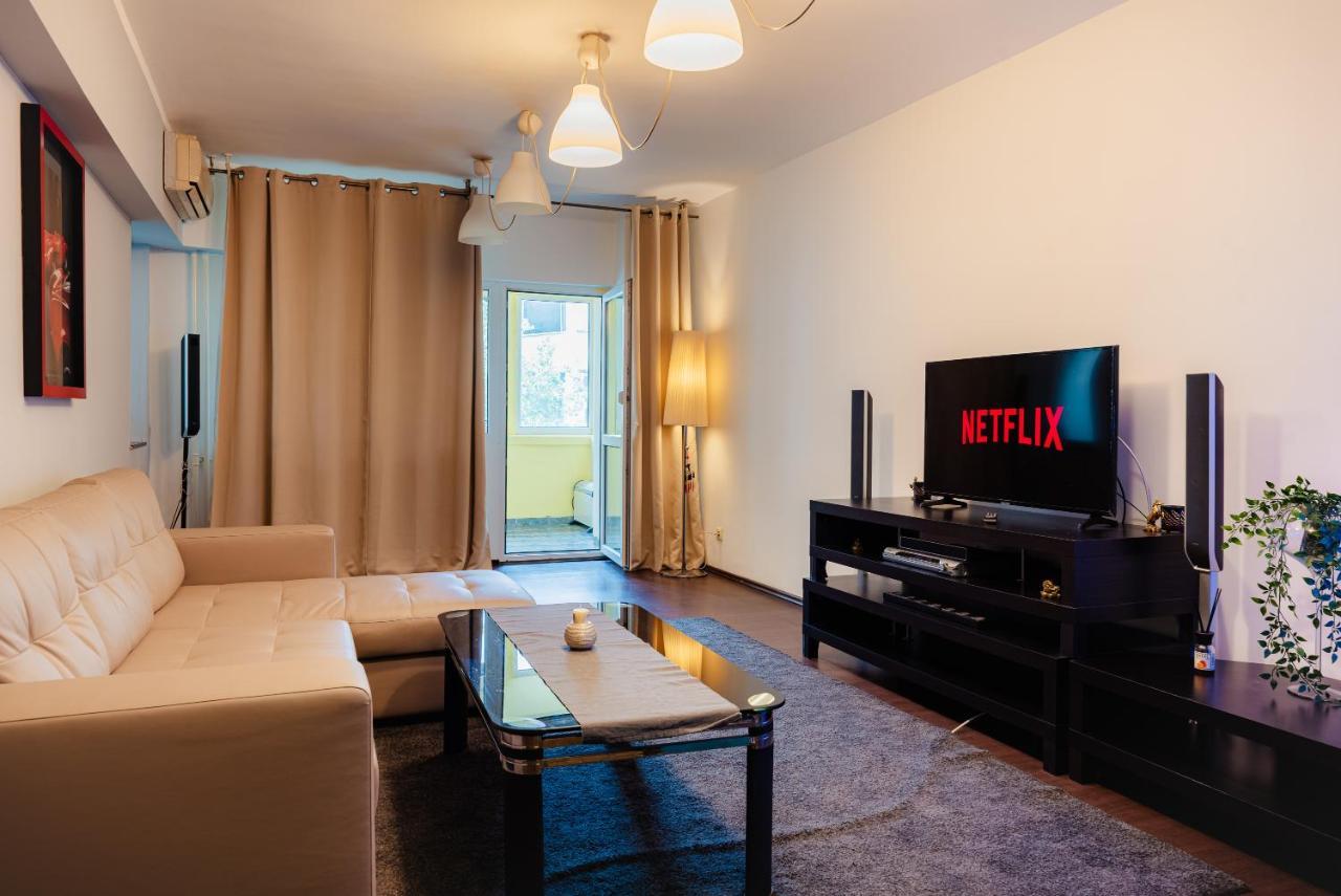 Comfy Apartment With Private Parking And Netflix 부쿠레슈티 외부 사진