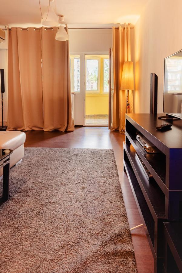 Comfy Apartment With Private Parking And Netflix 부쿠레슈티 외부 사진