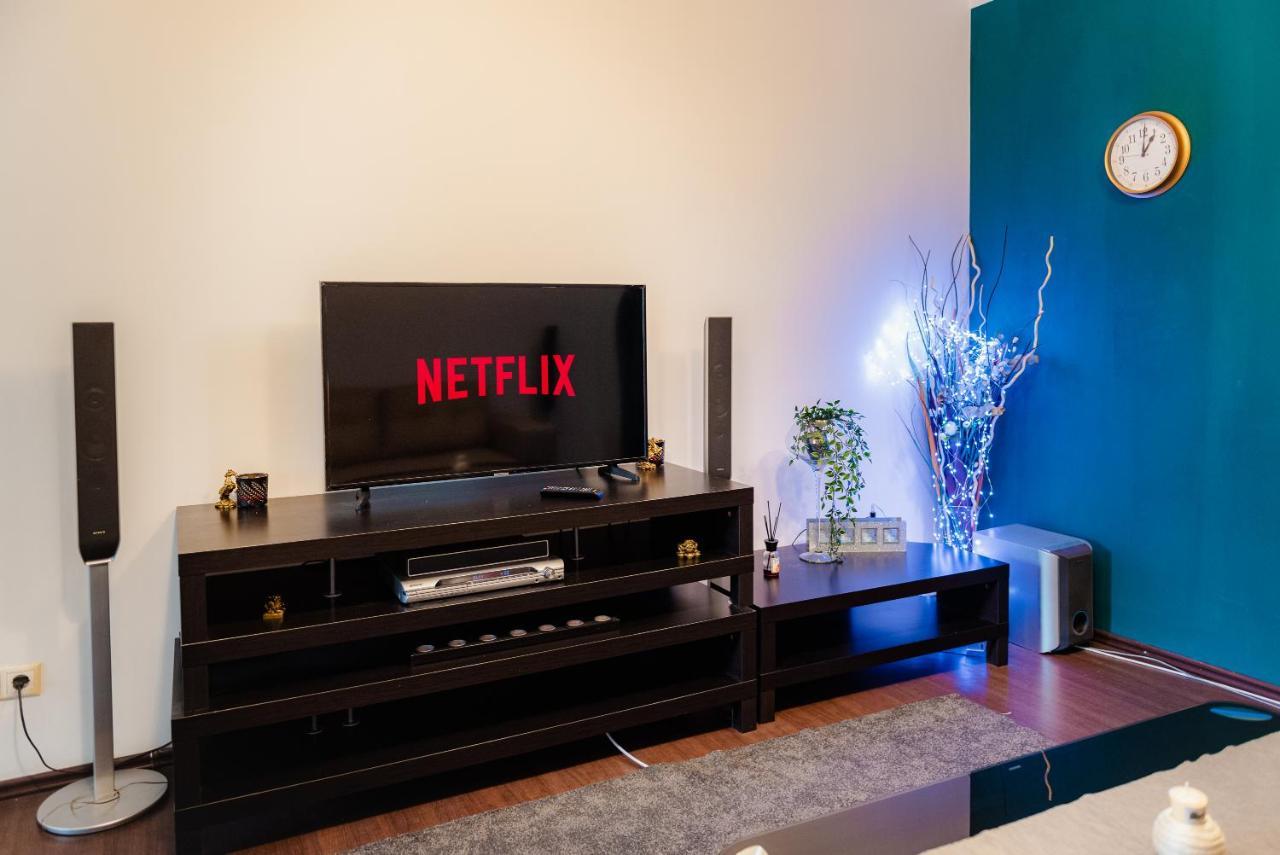 Comfy Apartment With Private Parking And Netflix 부쿠레슈티 외부 사진