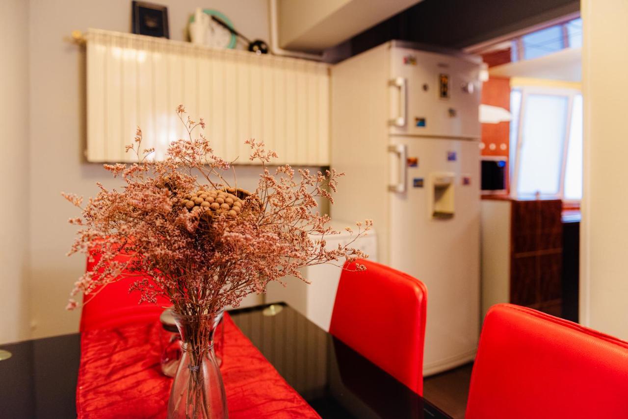 Comfy Apartment With Private Parking And Netflix 부쿠레슈티 외부 사진