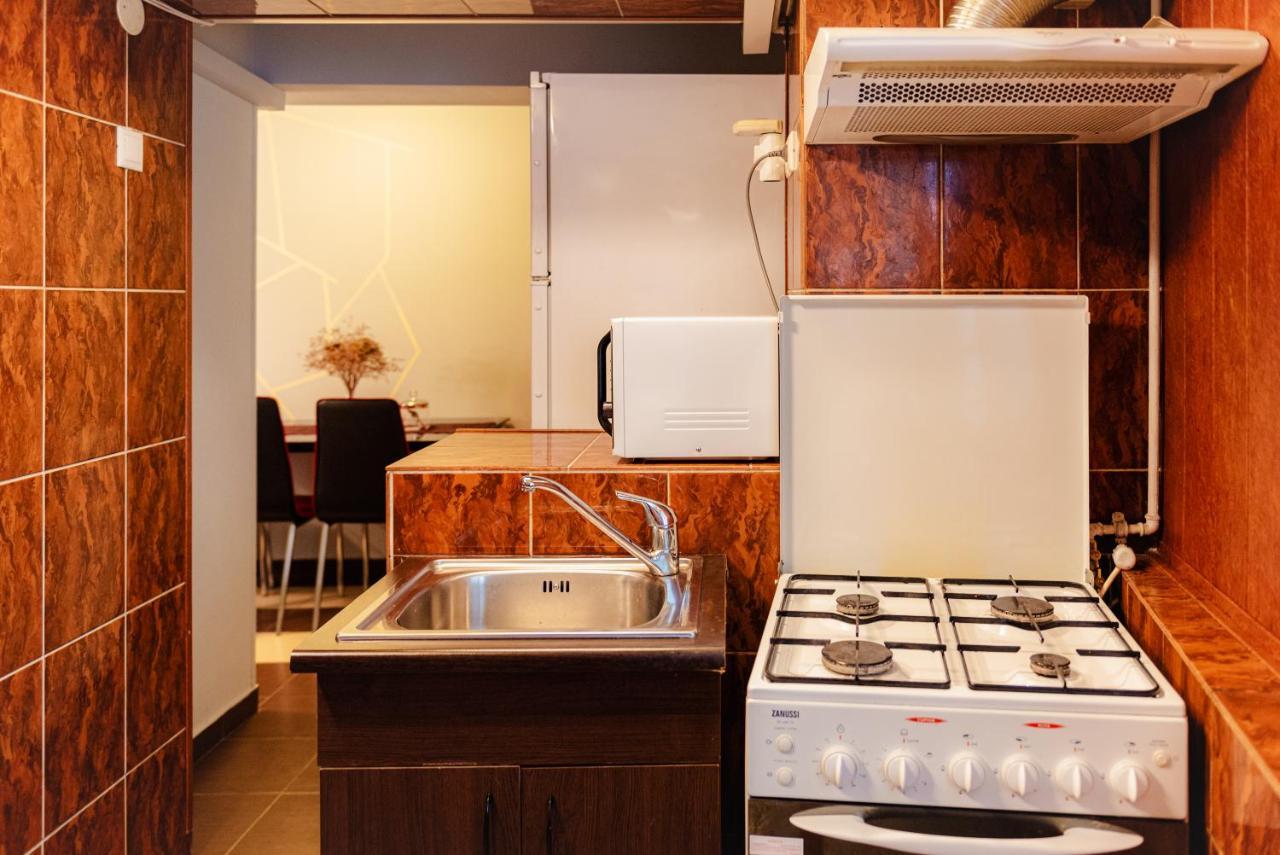 Comfy Apartment With Private Parking And Netflix 부쿠레슈티 외부 사진