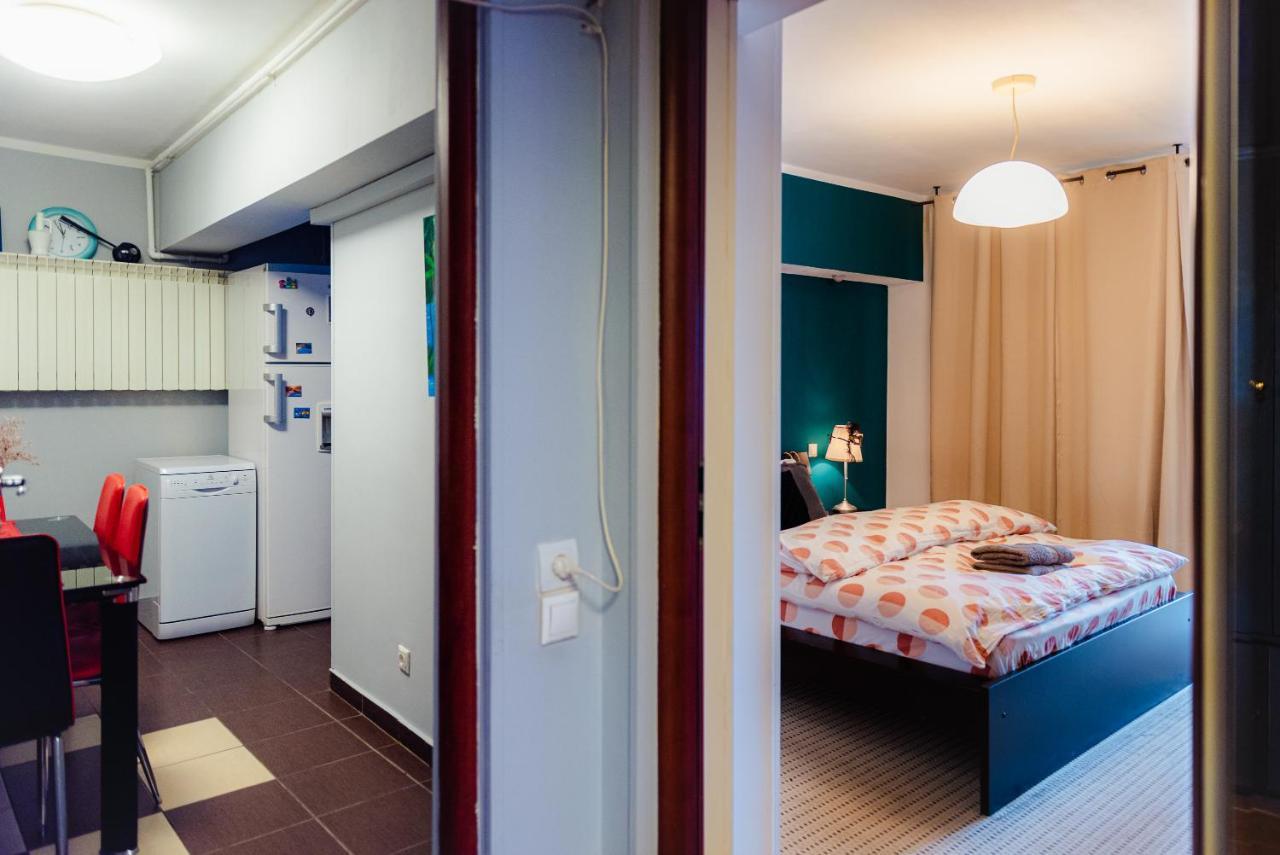 Comfy Apartment With Private Parking And Netflix 부쿠레슈티 외부 사진